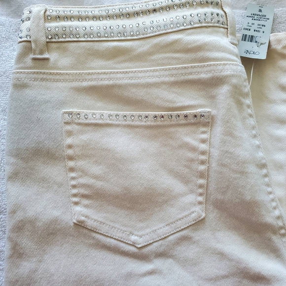 Cache White Rhinestone Embellished Jeans - Picture 2 of 9